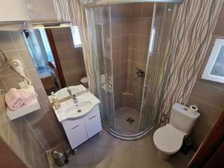 Апартаменты Apartments Abramovic Сутоморе Улучшенный двухместный номер с 1 кроватью-4
